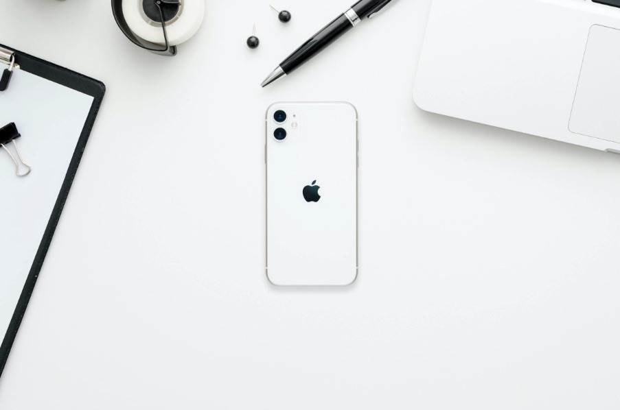 iPhone 11 - APPLE - الصورة 3